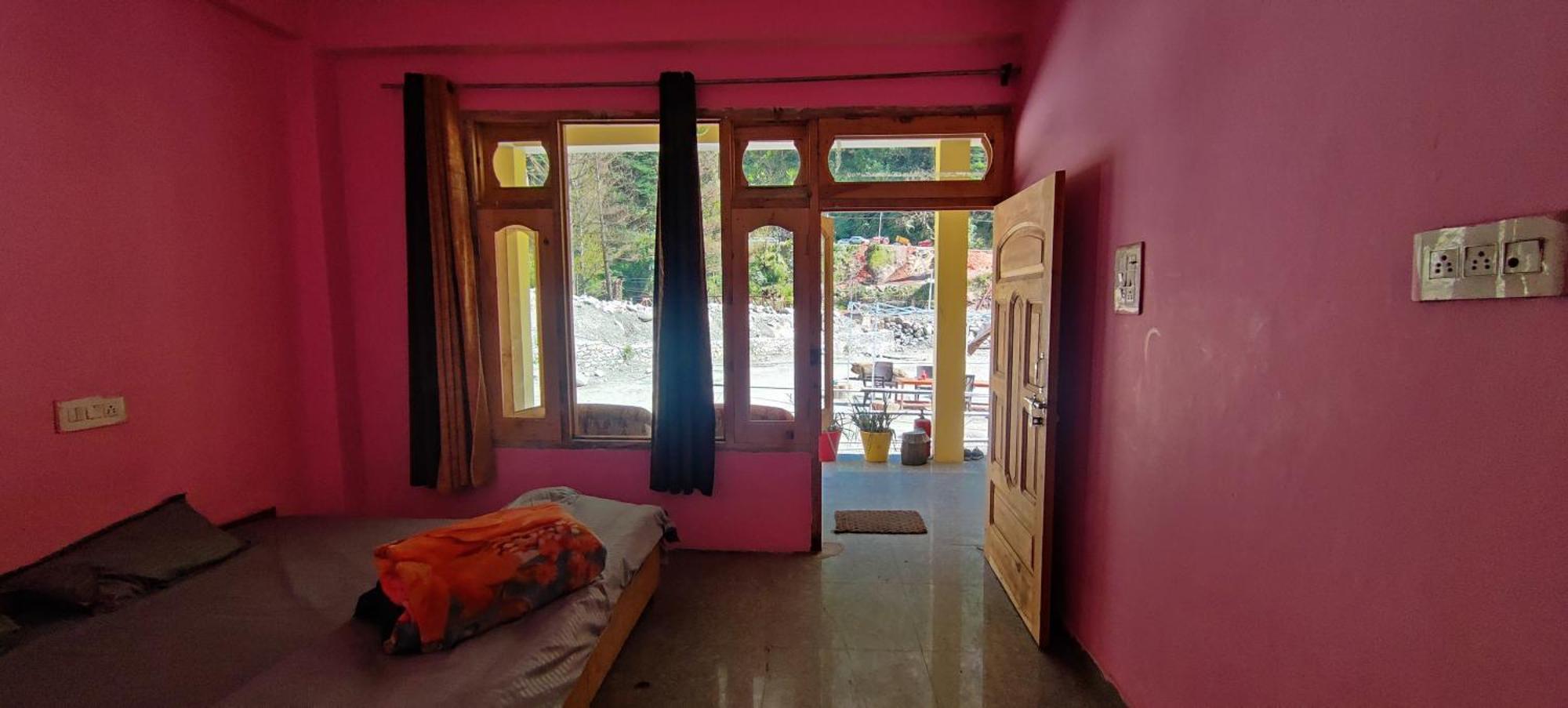 Flipsyde Retreat Hotel Kasol Buitenkant foto
