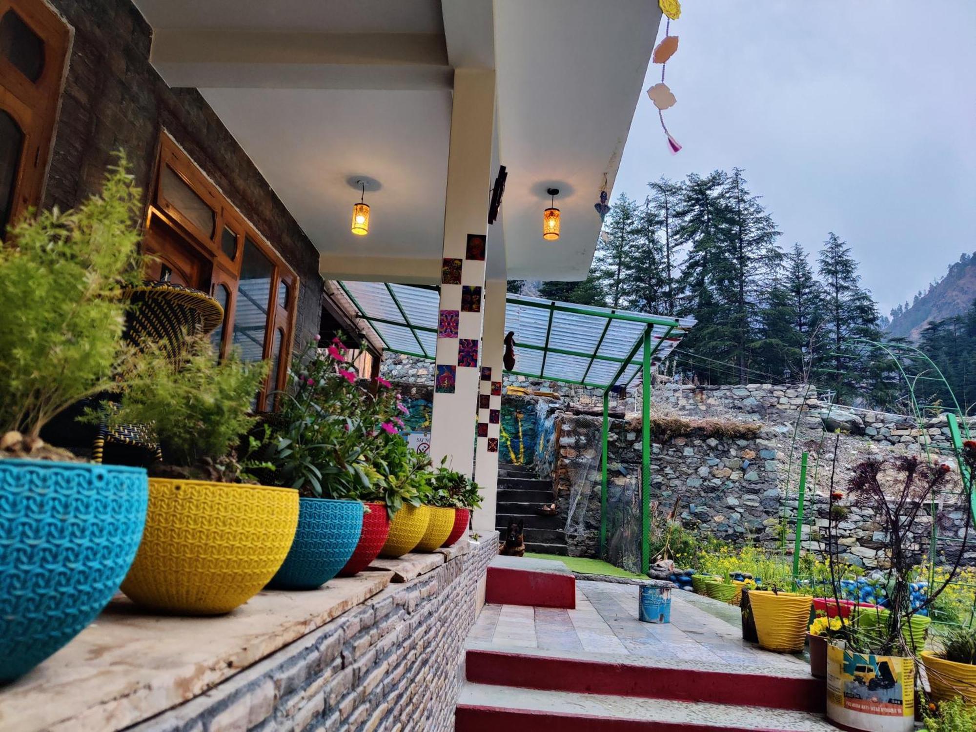 Flipsyde Retreat Hotel Kasol Buitenkant foto