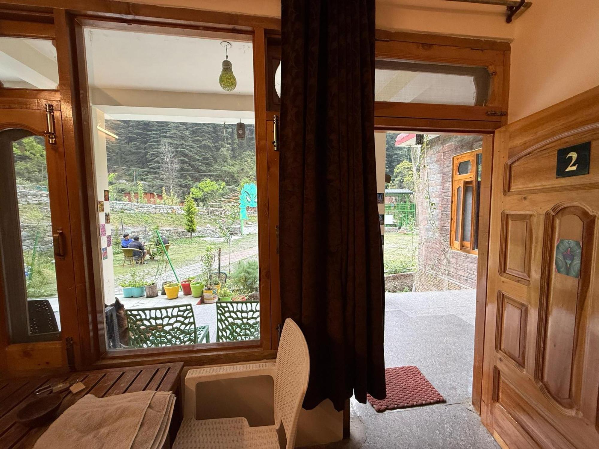 Flipsyde Retreat Hotel Kasol Buitenkant foto