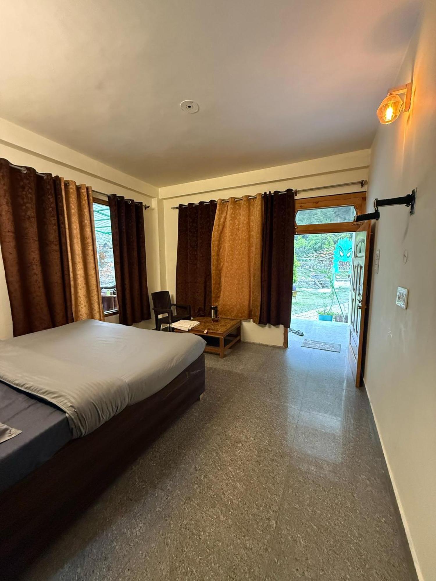 Flipsyde Retreat Hotel Kasol Buitenkant foto