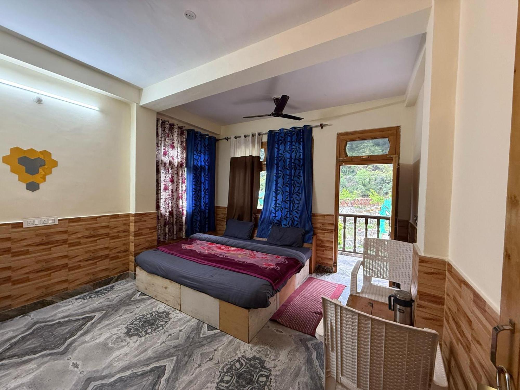 Flipsyde Retreat Hotel Kasol Buitenkant foto